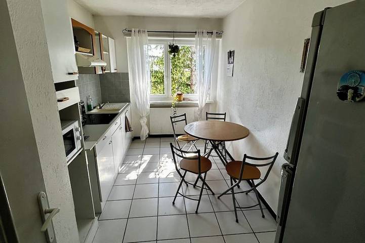 Appartement entier, Cosy appart - Porte de Bâle - Terrasse - Parking - Tram Fr/Ch in Saint-Louis, Région de Mulhouse