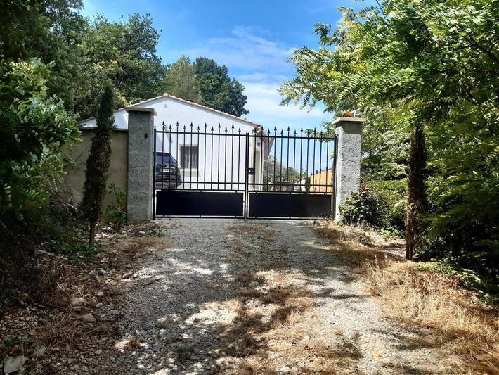 Location de vacances pour 4 personnes, avec terrasse et vue à Saint-Roman-de-Malegarde - 3