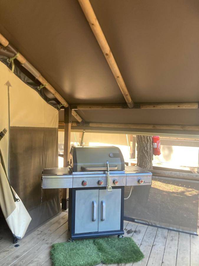 Camping pour 4 personnes, avec piscine ainsi que jardin et jacuzzi à La Seyne-sur-Mer - 4