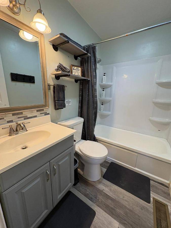 Gîte pour 3 personnes, avec jacuzzi ainsi que sauna et balcon à Dangé-Saint-Romain - 4