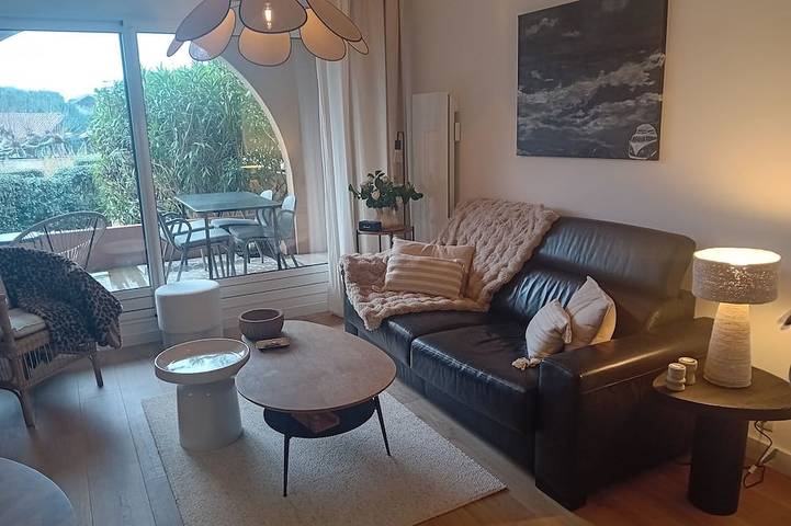 Gîte pour 4 personnes, avec jardin et terrasse dans Plage Chambre d'Amour - 4