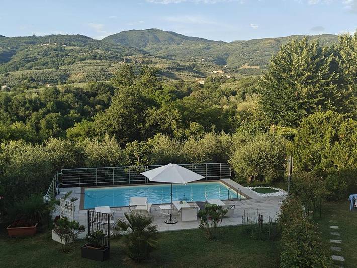 Villa für 6 Personen, mit Balkon und Terrasse sowie Garten und Pool