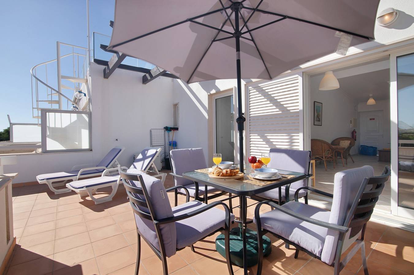 Apartamento entero, Apartamento 'T1 2D Apt. Flor de Sal' con Terraza Privada, Wi-Fi y Aire Acondicionado in Tavira, Santa Luzia (Tavira)
