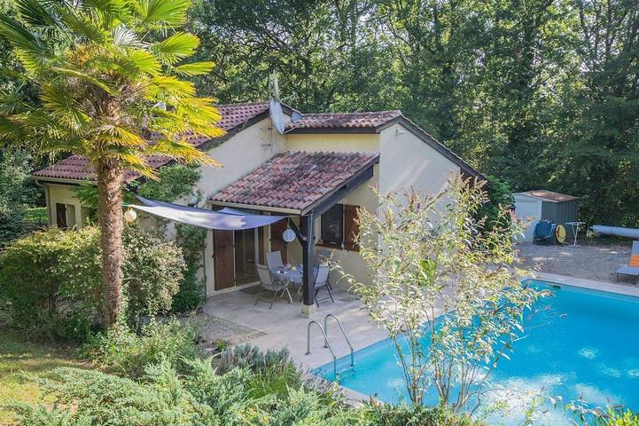 Location de vacances pour 6 personnes, avec Terrasse ainsi que Jardin et Piscine à Saint-Martin-le-Redon