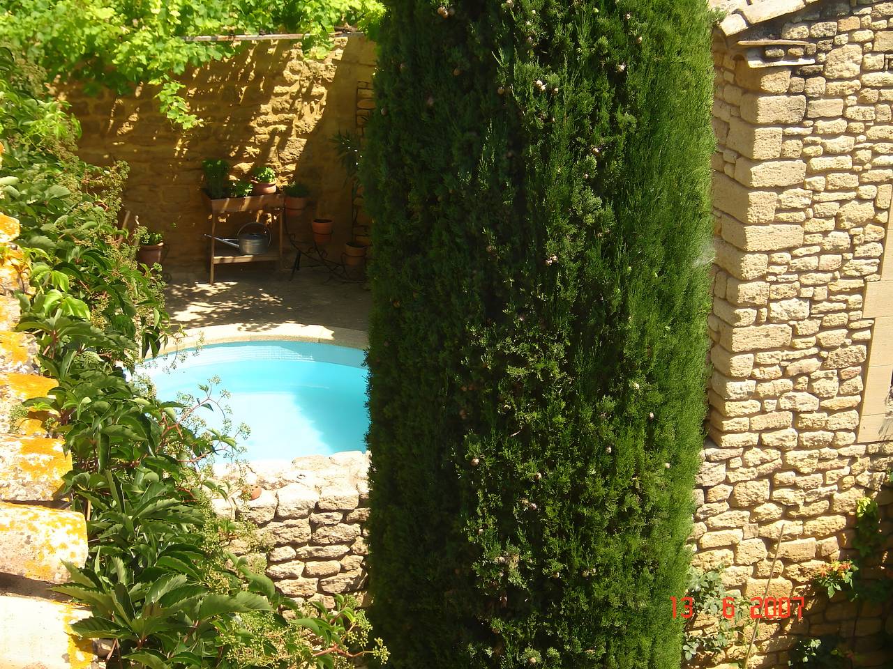 Bed and Breakfast 'Chambre 3' con piscina compartida, terraza y Wi-Fi in Vers-Pont-du-Gard, Region de Nimes