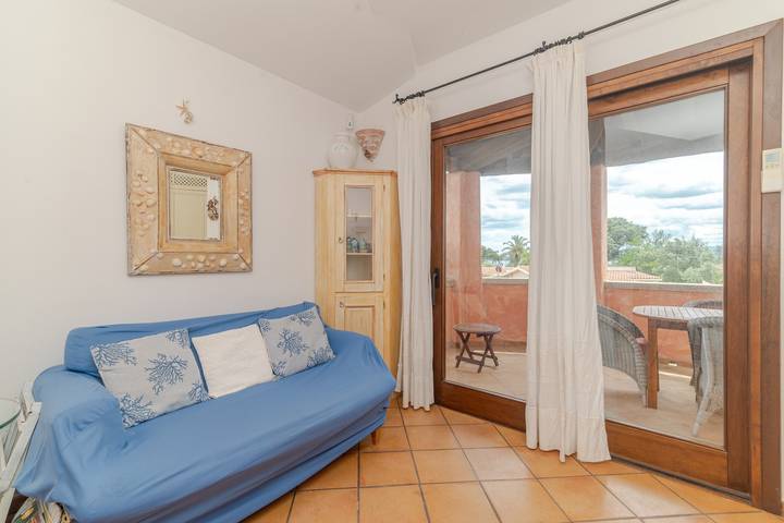 Apartamento entero, Apartamento junto al mar a 30 m de la playa con piscina comunitaria in Pittulongu, Olbia