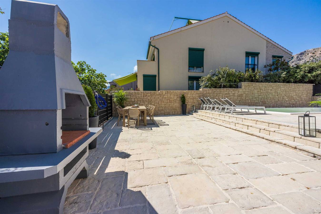 Villa Velvet mit Pool und Grill in Baska, Krk