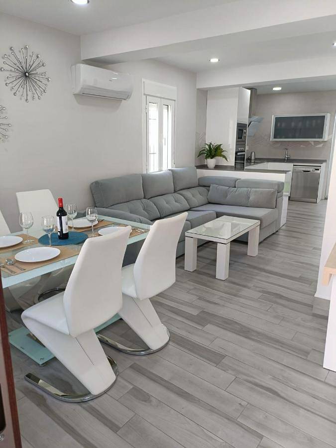 Apartamento de vacaciones para 4 personas, con terraza y piscina - 1