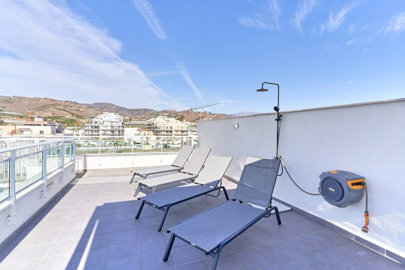 Entire apartment, Apartment 'Atico Antonio Sol' with Sea View, Wi-Fi and Air Conditioning in Torrox Costa, Torrox