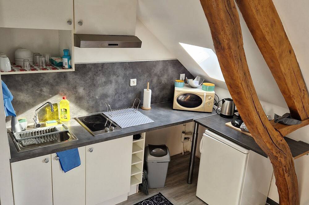 Apartamento entero, Whole house near city center in Beauvais, Río Oise