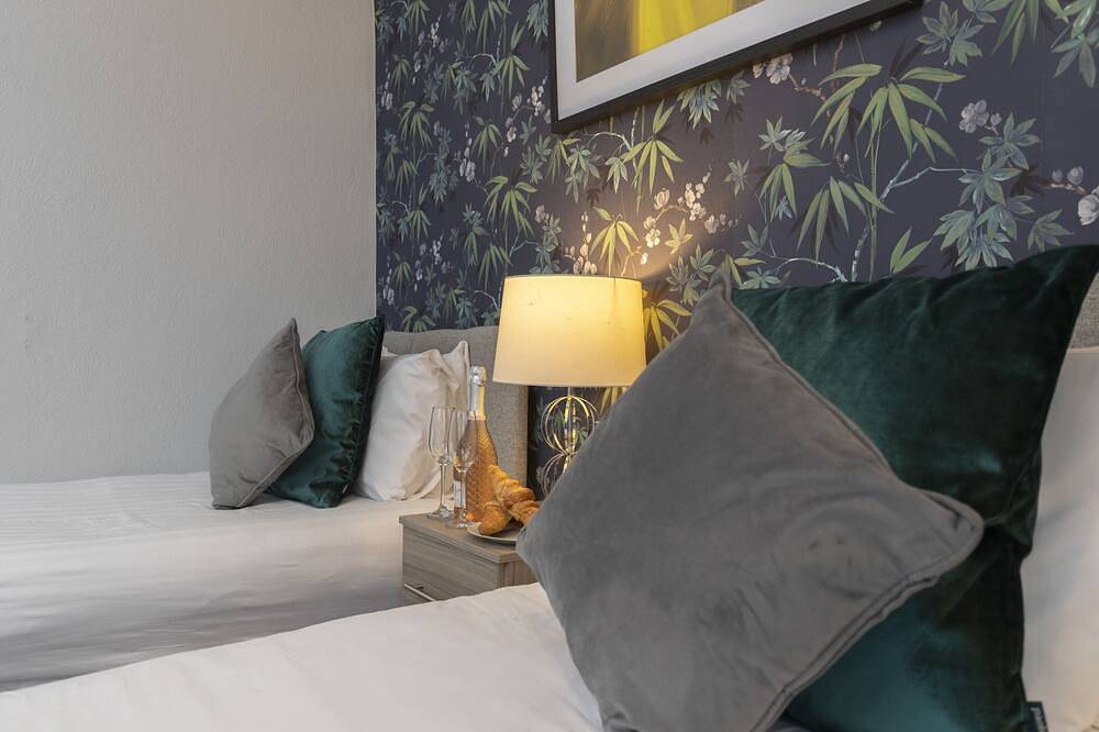 Appartement entier, Taylor Avenue-Supérieure-Appartement-Salle de bain privée in Durham, Comté de Durham