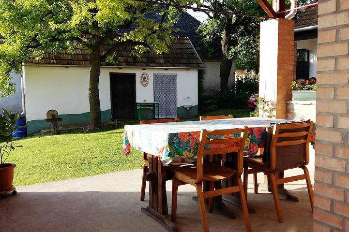 Ganze Wohnung, Wein und Entspannung in der Weinregion 1751 in Dunaszentmiklós, Kleingebiet Totis