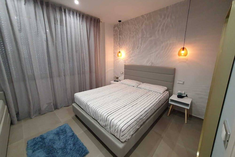 Apartamento entero, Maestrale Apartment - Playa degli Angeli 200 mt from the sea in Gabicce Mare, Pesaro-Urbino