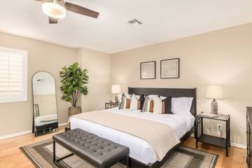 Vacation Rental for 12 Guests in Mesa, Maricopa County, Picture 1