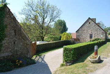 Gîte pour 4 personnes, avec terrasse et jardin à Vasteville