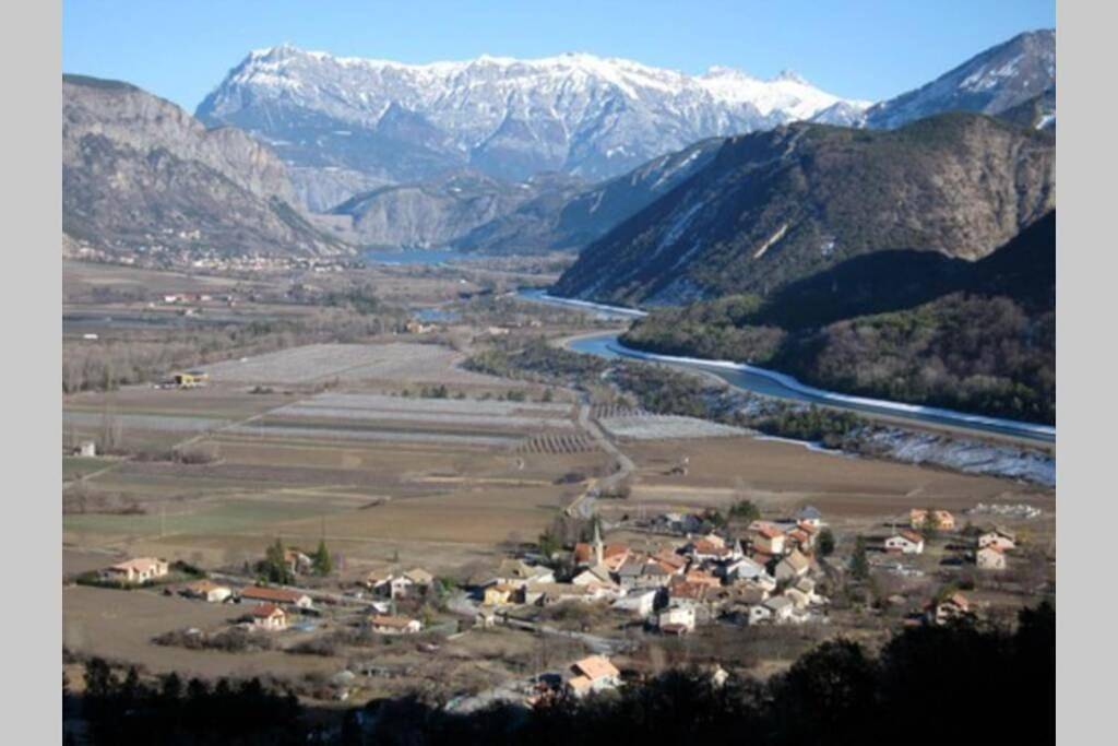 Appartement entier, Joli appartement T2 au village de Rochebrune 05190 in Bellaffaire, Région de Forcalquier