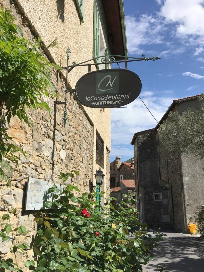 Chambre d’hôte pour 3 personnes, avec Terrasse ainsi que Jardin et Vue à Castelbianco