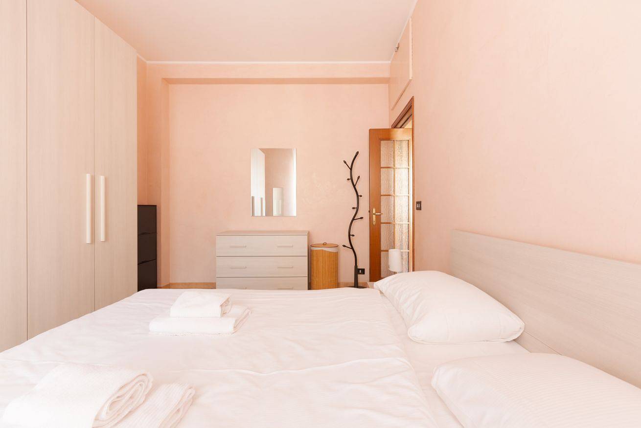 Appartamento intero, Apt con balcone- M3 Maciachini in Milano, Provincia di Milano