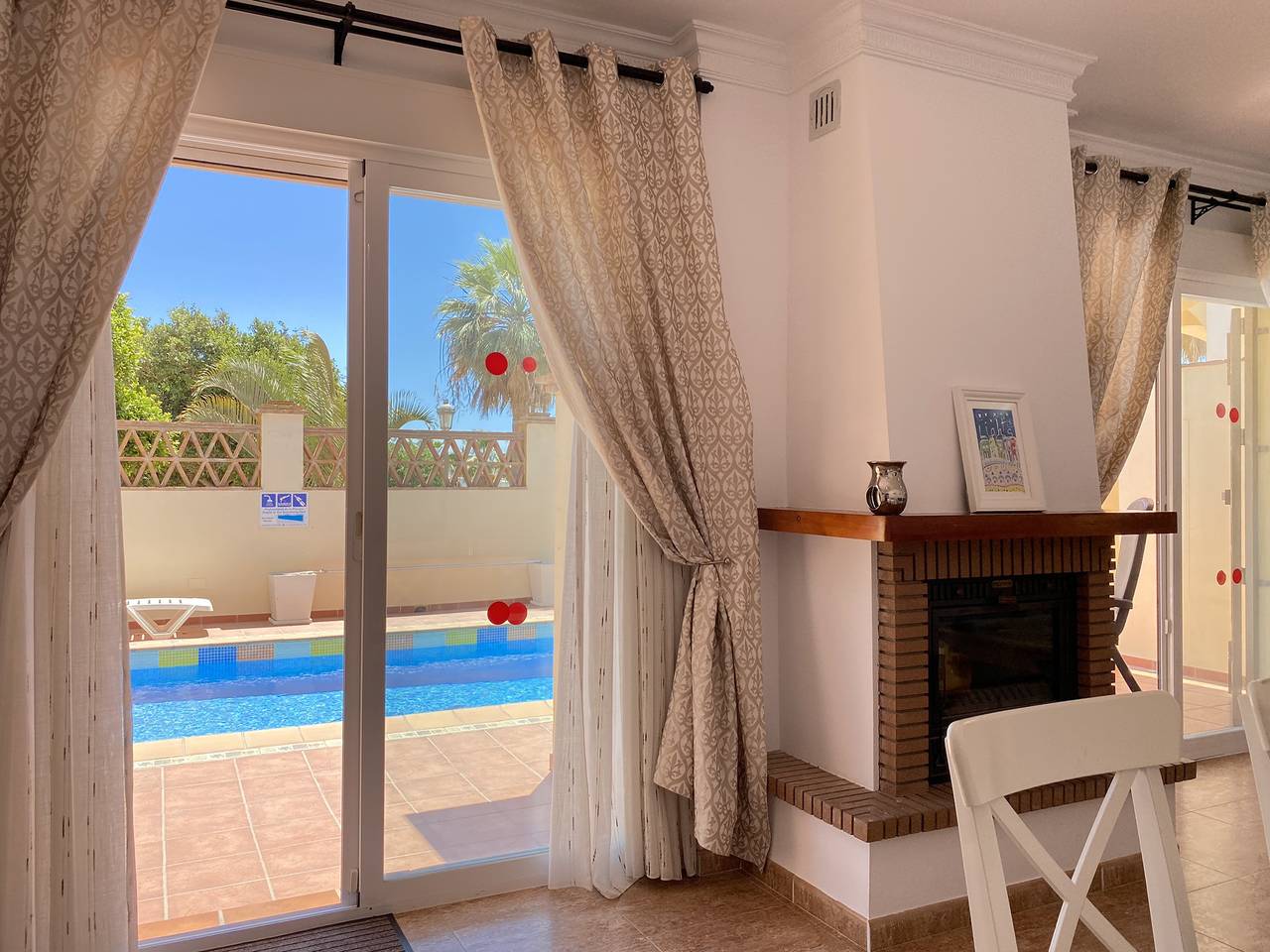 Villa Madrid Private Pool in Urbanização Tropicana, Nerja