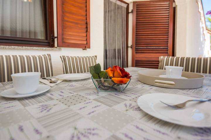 Gîte pour 4 personnes, avec balcon/terrasse et terrasse, adapté aux familles dans Vir - 3