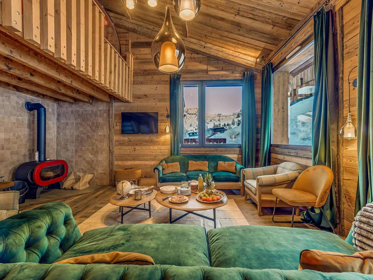 Luxury 5-star chalet, 7 suites, 14 guests, hotel services in Plagne Villages, La Plagne-Tarentaise