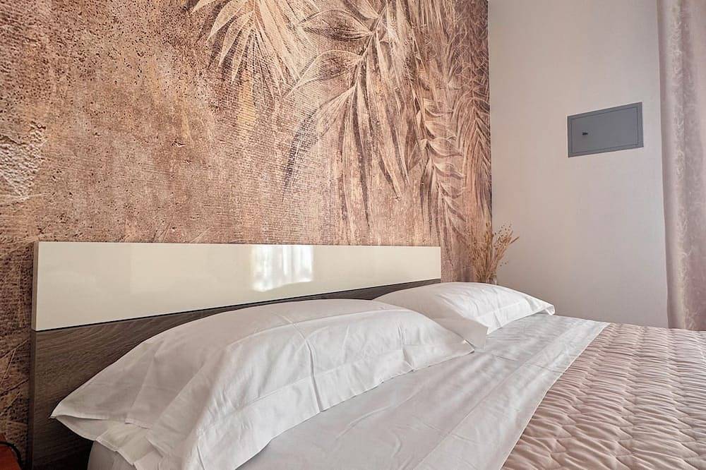 Entire apartment, Gardalake Appartamento in Castelnuovo del Garda, Garda Mountains