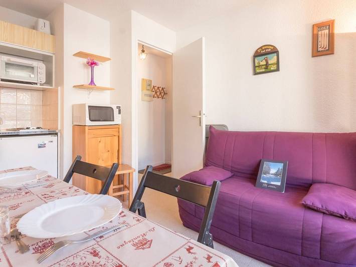 Entire apartment, Cozy Mountain Apartment for 5 in Montgenèvre - Ski Locker & Parking Included in Montgenèvre, Briançon region