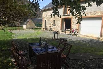 Location de vacances pour 10 personnes, avec jardin, animaux acceptés à Saint-Mamet