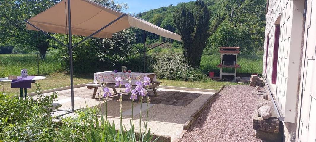 Location de vacances pour 6 personnes, avec jardin et vue à Saint-Bresson