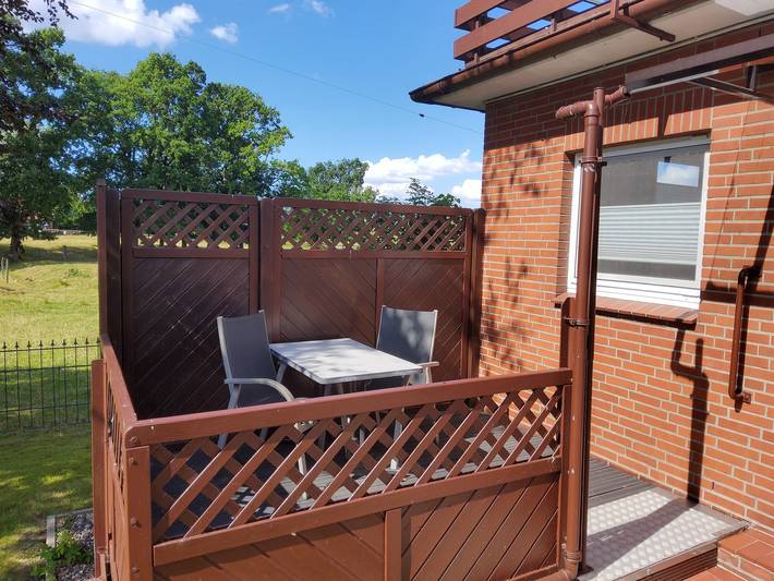 Room 'Zum Elbblick - Doppelzimmer/Terrasse Nr.4' with Shared Terrace and Wi-Fi in Otterndorf, Cuxland