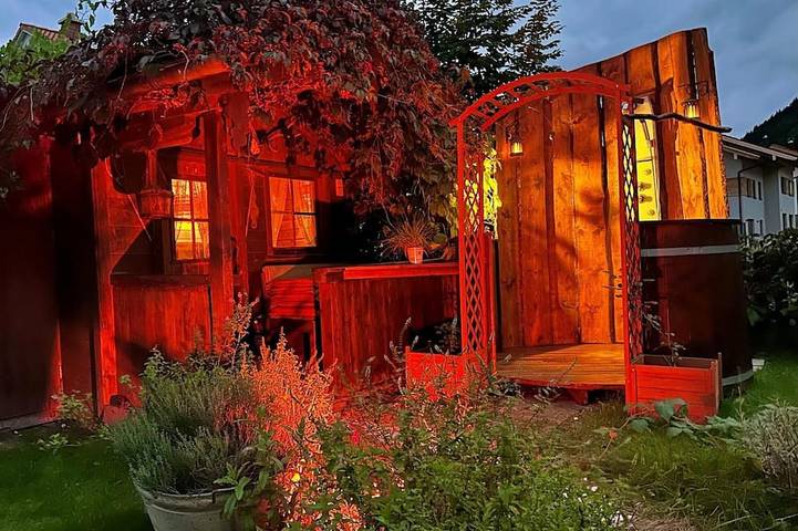 Ferienwohnung für 6 Personen, mit Garten und Sauna sowie Terrasse, mit Haustier