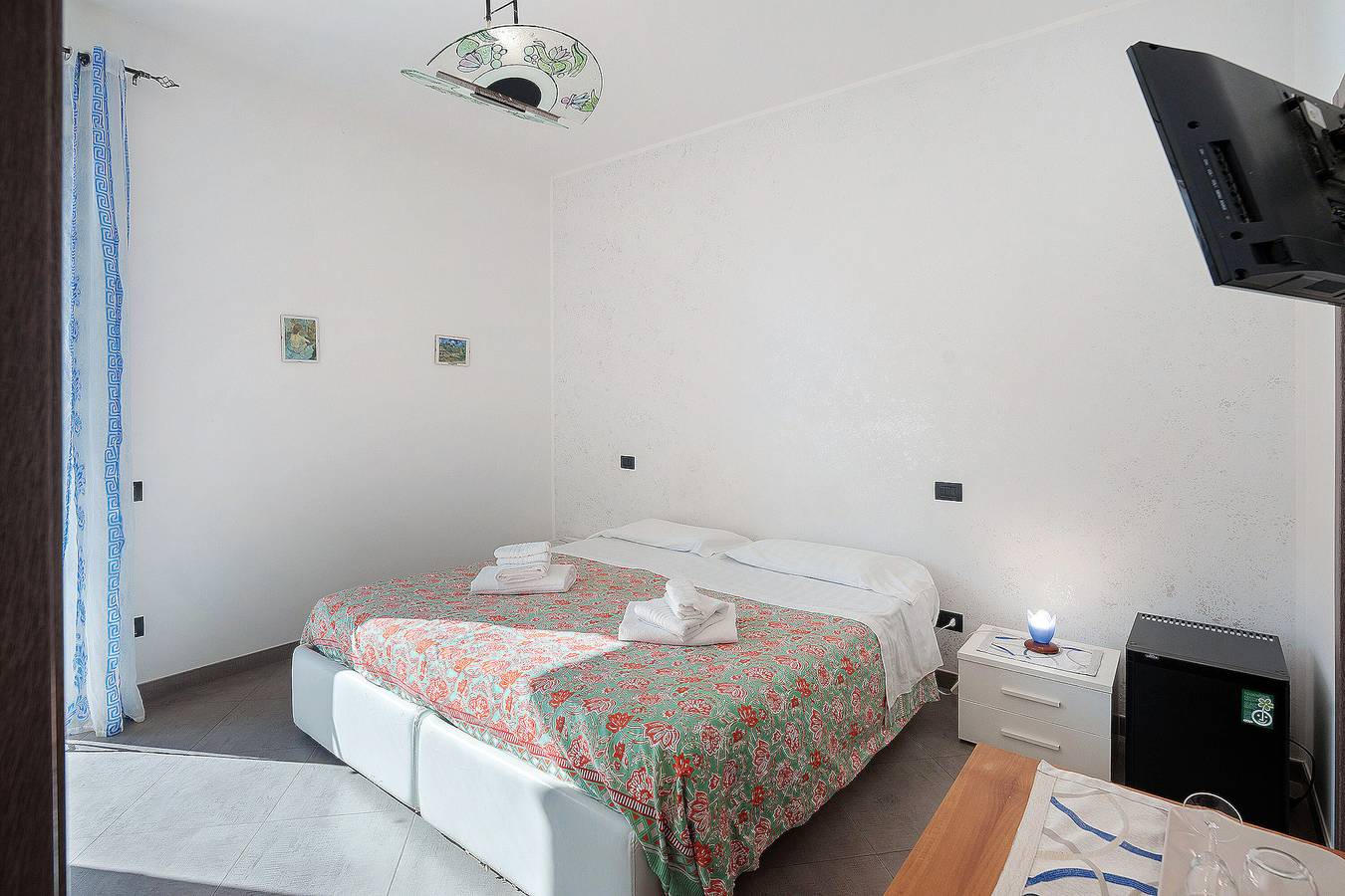 Chambre 'Camera Maestrale vue mer partielle' avec Vue sur la Mer, Wi-Fi et Climatisation in Cetara, Côte Amalfitaine