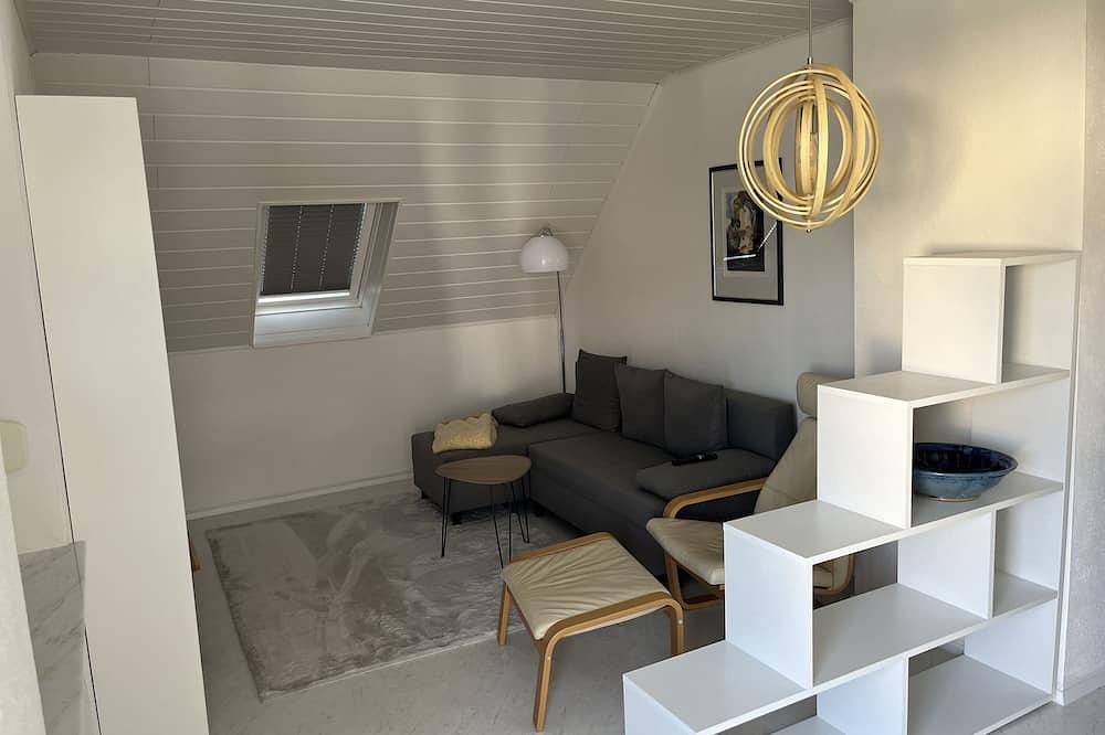 Ganze Wohnung, Familienfreundliche Maisonette-Wohnung mit sehr guter Anbindung in Dingolfing, Ostbayern