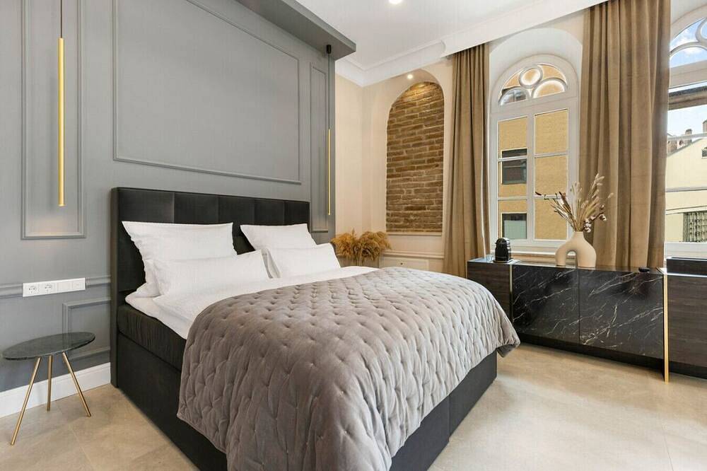 Entire apartment, New Luxus Suite Kingbed Netflix Center in Augsburg-Innenstadt, Augsburg