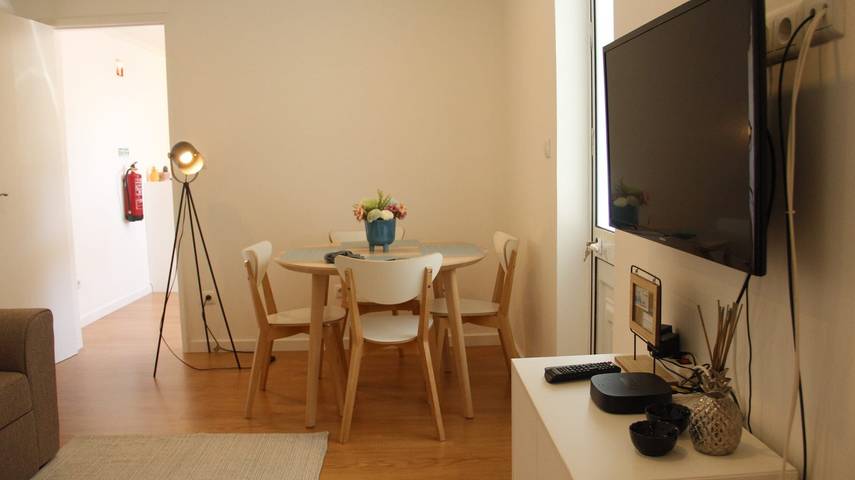Holiday Home "A m a r - 450 m from the Beach" with Balcony & Wi-Fi in São Miguel Island, Rosto do Cão (São Roque)