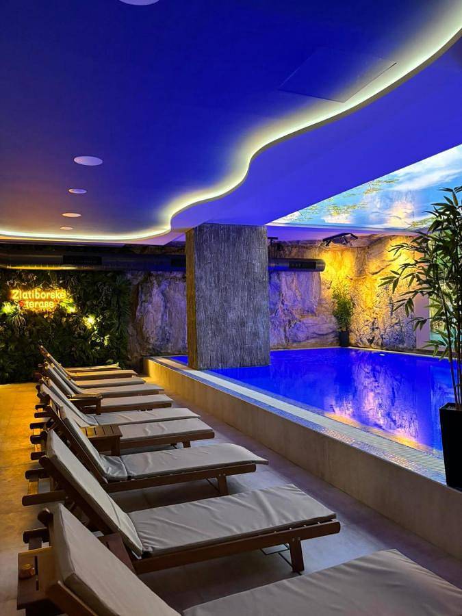 Appart’hôtel pour 2 personnes, avec sauna et vue ainsi que jardin et piscine, animaux acceptés