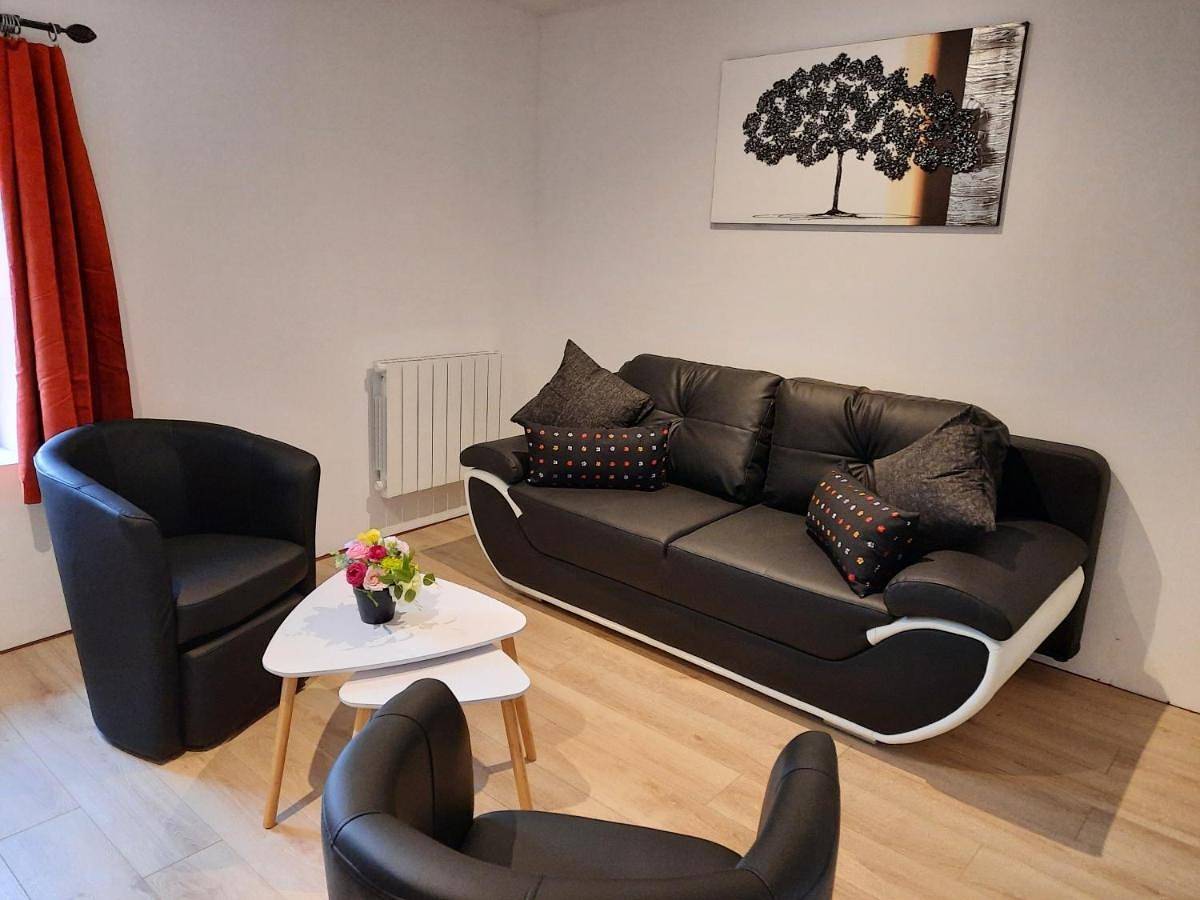 Double Room with Private Bathroom in Château (Mâcon), Région de Mâcon