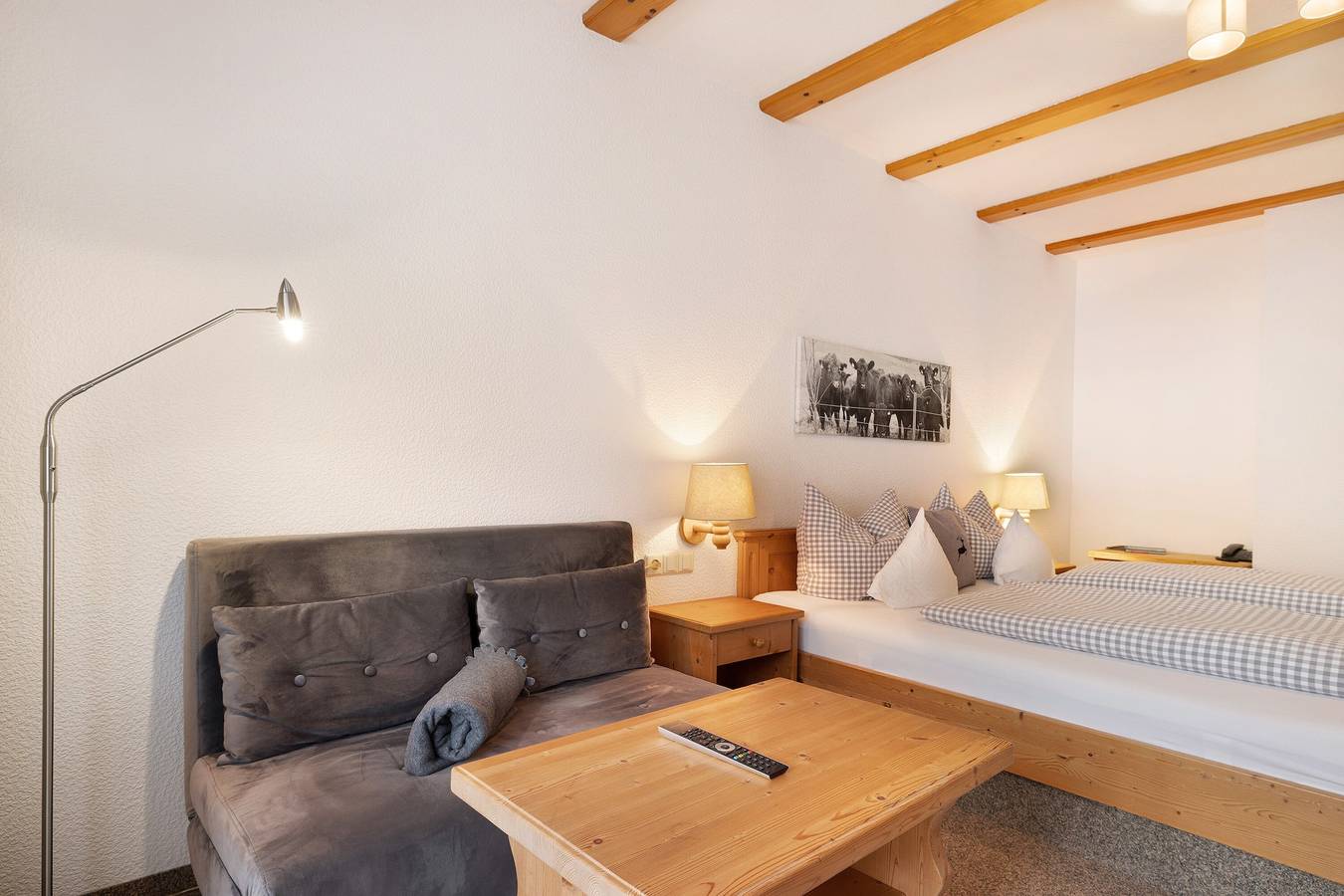 Zimmer '6' mit Bergblick, Gemeinschaftsterrasse und Wi-Fi in Alpirsbach, Kinzigtal
