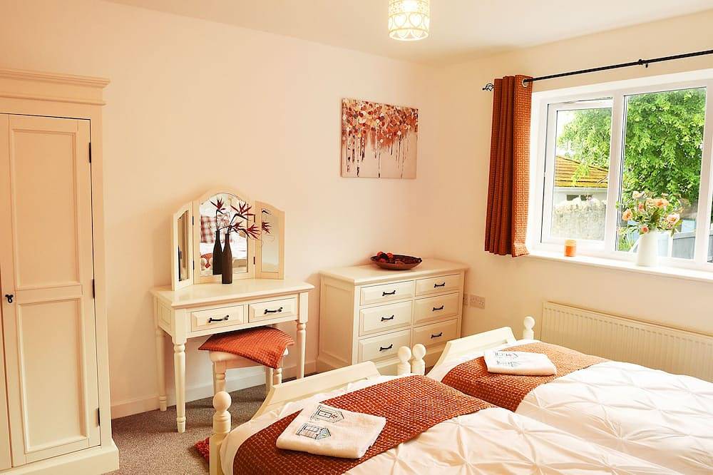 Beachfront Sea View Cottage in Rhos on Sea, Conwy region