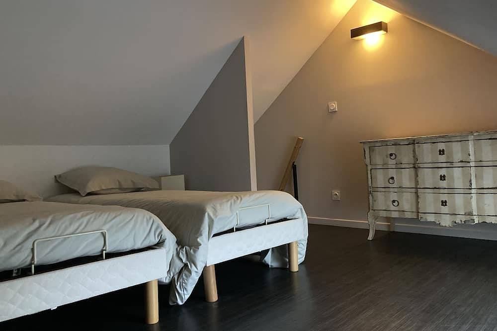 Top-of-the-range air-conditioned gite with jacuzzi in Fussy, Bourges region