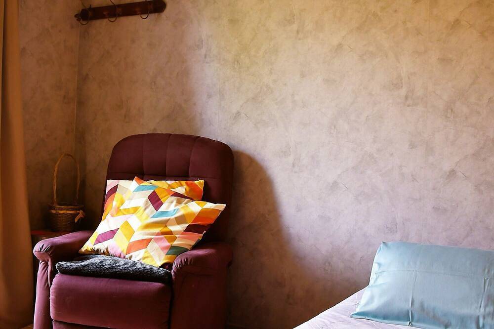 Gîte La Chevêche 2/4 persons, jacuzzi, games room 10 min from Verdun, Meuse in Verdún