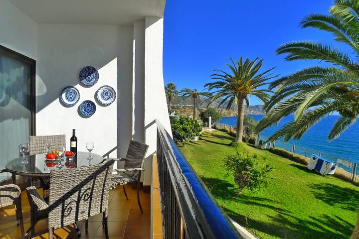 Ganze Wohnung, | Tuhillo 8, 1D in Playa Carabeíllo, Nerja