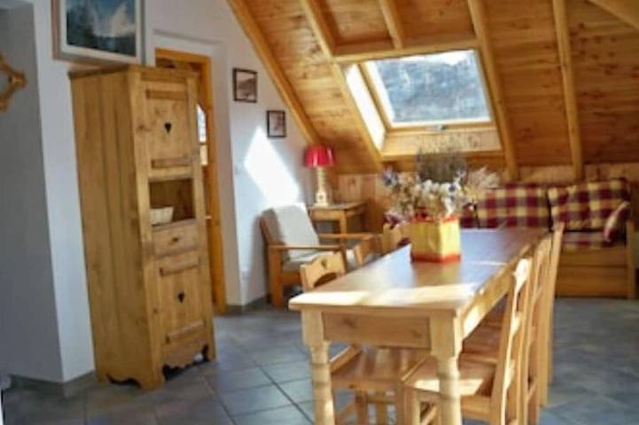 Chalet pour 5 personnes, avec balcon et jacuzzi à Valloire