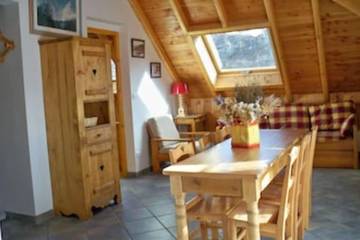 Chalet pour 5 personnes, avec balcon et jacuzzi, animaux acceptés à Valloire