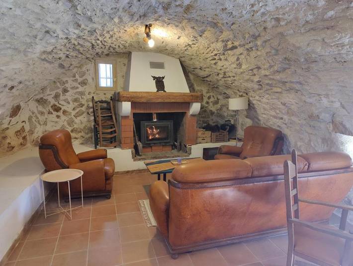 Gîte pour 2 personnes, avec vue ainsi que terrasse et jardin, animaux acceptés à Barret-de-Lioure - 3