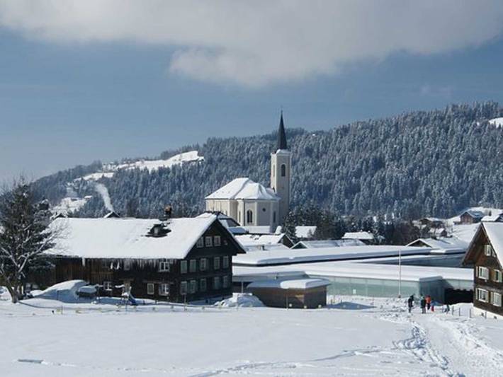 Chalet für 8 Personen, mit Terrasse und Garten sowie Seeblick und Ausblick in Vorarlberg