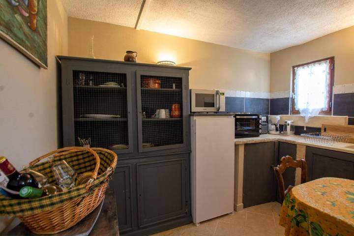 Location de vacances pour 2 personnes, avec vue ainsi que piscine et jardin à Saint-Amand-de-Vergt - 2