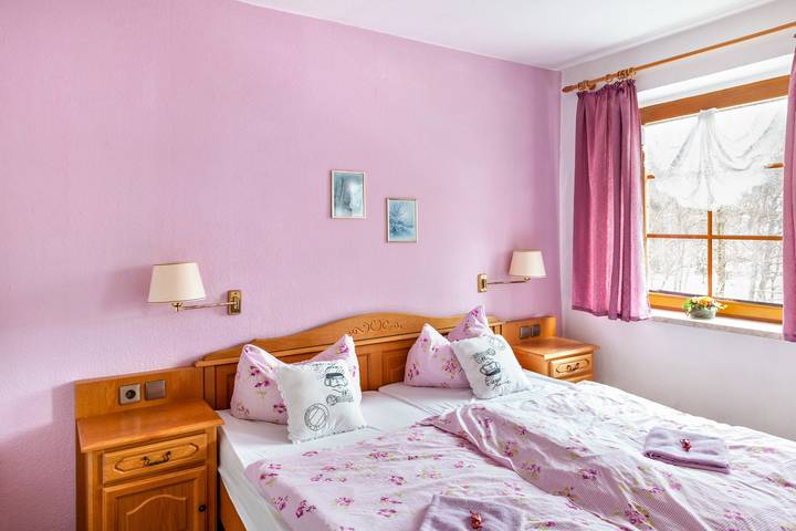 Room 'Zimmer 1 - Doppelzimmer' with Mountain View, Shared Terrace and Wi-Fi in Morgenröthe-Rautenkranz, Muldenhammer