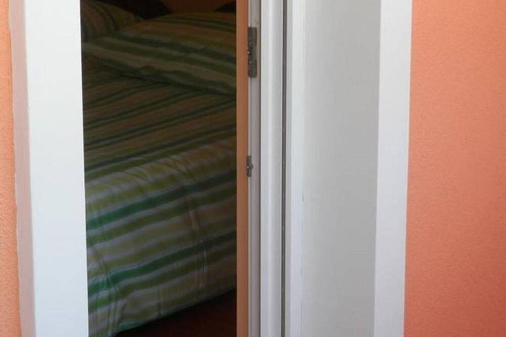 Entire apartment, Apartments St Rialto - One Bedroom Apartment with Balcony and Sea View in Jelsa, Hvar