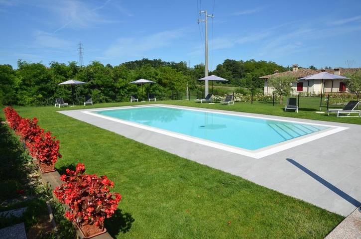 Appartamento per 5 persone, con Idromassaggio e Giardino nonché Piscina e Panorama a Pozzolengo